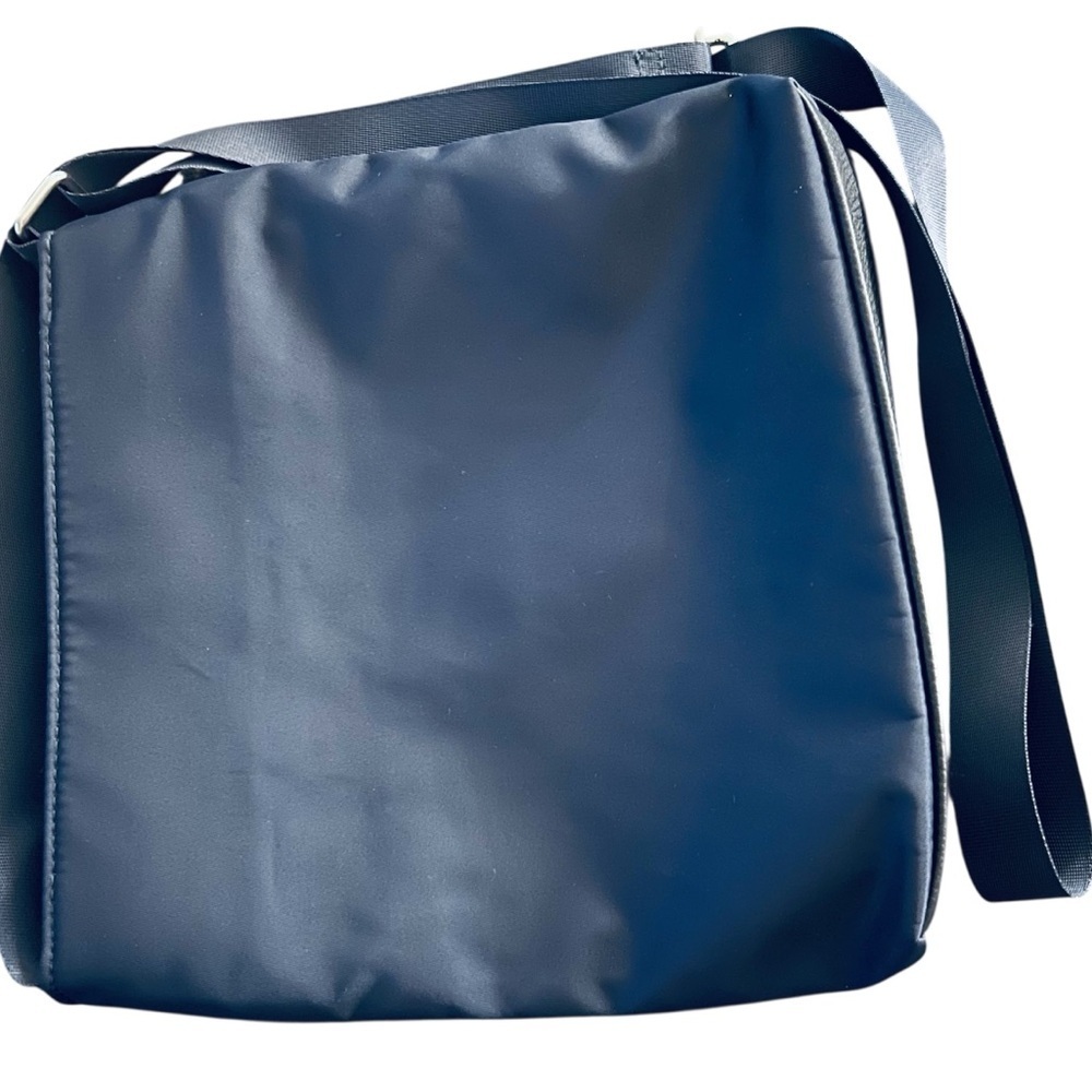 Nautica Navy Crossbody Bag NWOT - Picture 2 of 5